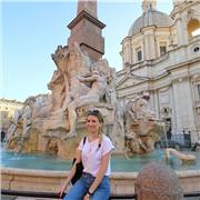 Insegnante privata di spagnolo impartisce lezioni a studenti delle scuole medie/superiori